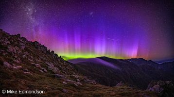 Aurora & Clouds roll in over Carruthers Peak